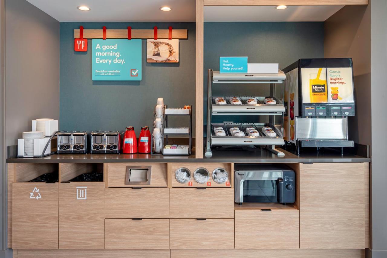 Avid Hotels Milwaukee West - Waukesha By Ihg Pewaukee Dış mekan fotoğraf