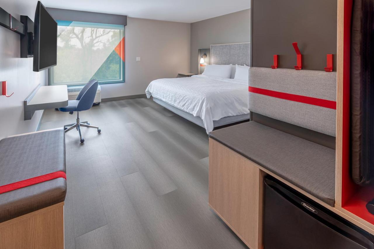 Avid Hotels Milwaukee West - Waukesha By Ihg Pewaukee Dış mekan fotoğraf